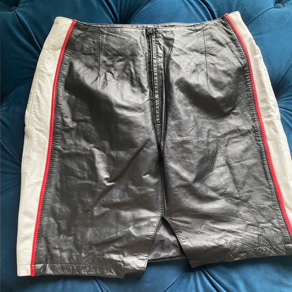 VINTAGE LEATHER SKIRT - Picture 3 of 10